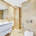 Friends & Family Well Presented Located In La Dama De Noche