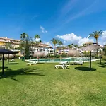 Friends & Family Well Presented Located In La Dama De Noche Marbella