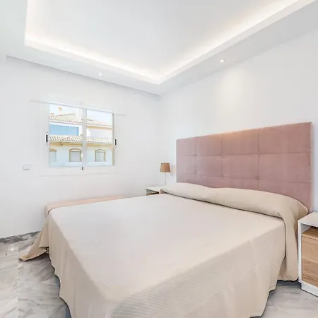 Lejlighed Friends & Family Well Presented Located In La Dama De Noche