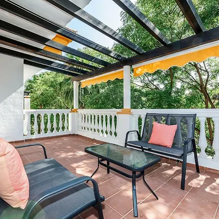 Apartment Friends & Family Well Presented Located In La Dama De Noche