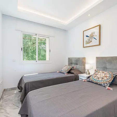 Friends & Family Well Presented Located In La Dama De Noche * Marbella