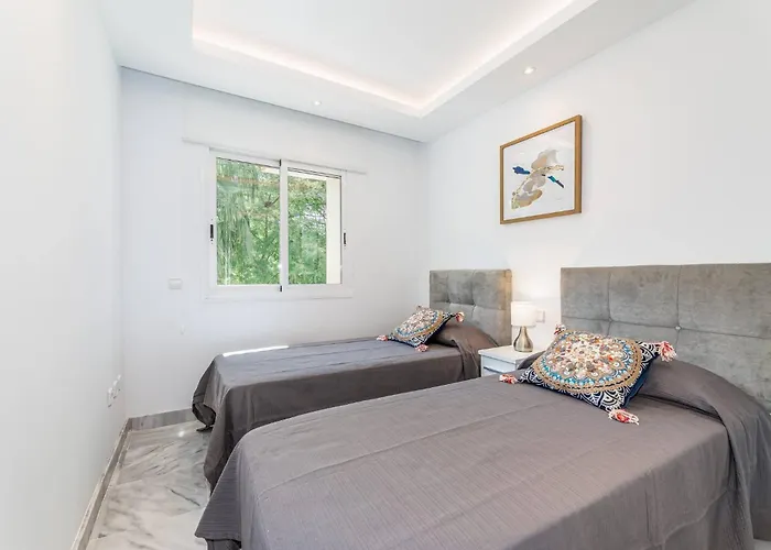 Lägenhet Friends & Family Well Presented Located In La Dama De Noche Marbella