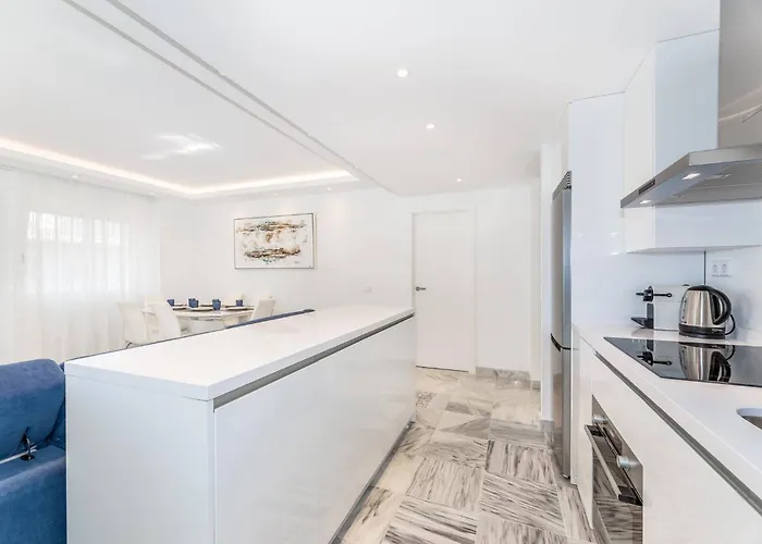 Friends & Family Well Presented Located In La Dama De Noche Lejlighed Marbella