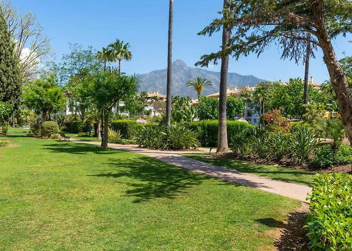 Lägenhet Friends & Family Well Presented Located In La Dama De Noche Marbella
