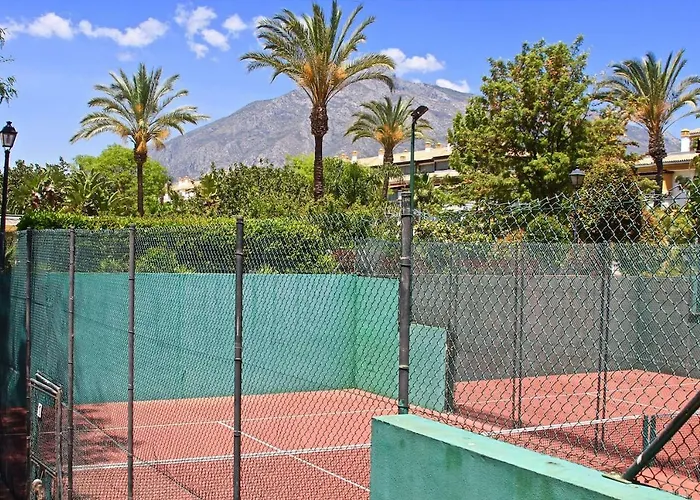 Friends & Family Well Presented Located In La Dama De Noche Appartement