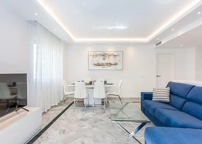 Friends & Family Well Presented Located In La Dama De Noche Appartement *