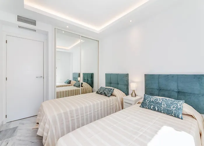 Friends & Family Well Presented Located In La Dama De Noche *