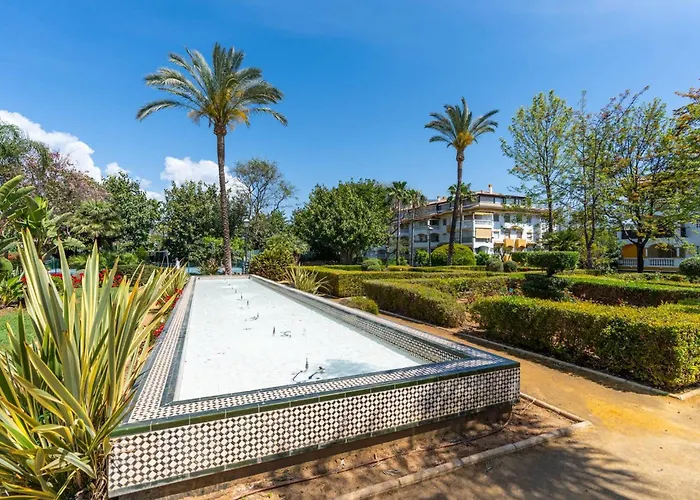 Friends & Family Well Presented Located In La Dama De Noche *
